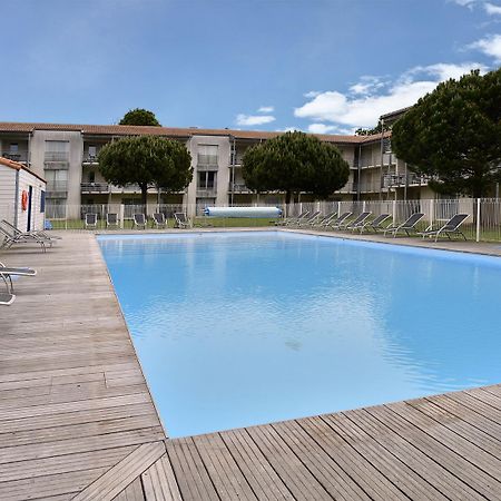 Vacanceole - Le Domaine Du Chateau - La Rochelle / Ile De Re Lagord Exterior photo