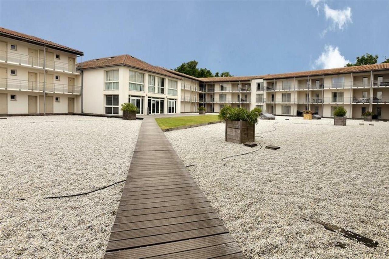 Vacanceole - Le Domaine Du Chateau - La Rochelle / Ile De Re Lagord Exterior photo
