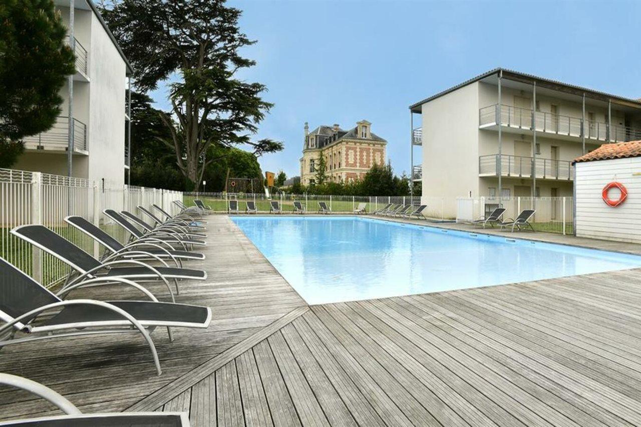 Vacanceole - Le Domaine Du Chateau - La Rochelle / Ile De Re Lagord Exterior photo